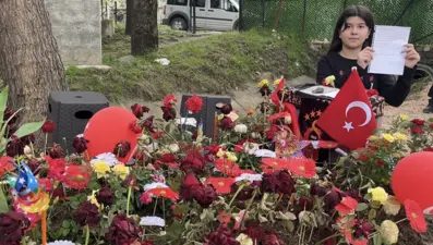 Kahramanmaraşlı Adnan'ın Mezarına Bırakılan Notlar Yürekleri Dağladı