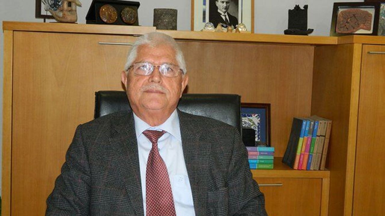 Kahramanmaraş'ın önceki dönem belediye başkanlarından Hacı Ali Özal, 84 yaşında vefat etti. Özal'ın cenazesi Ulu Camii'…