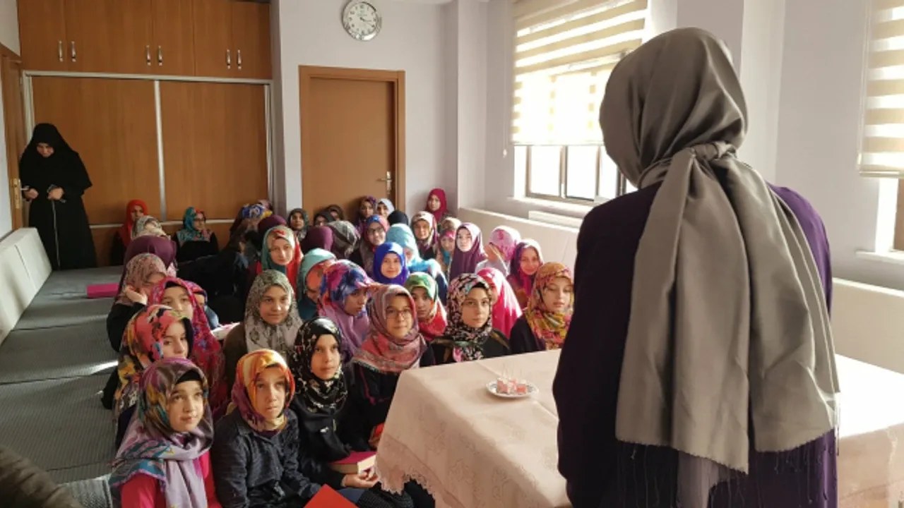 Diyanet İşleri Başkanlığı, Kahramanmaraşlılar dahil 81 il genelinde Kur'an kursları için bin 128 personel alımı yapacak…