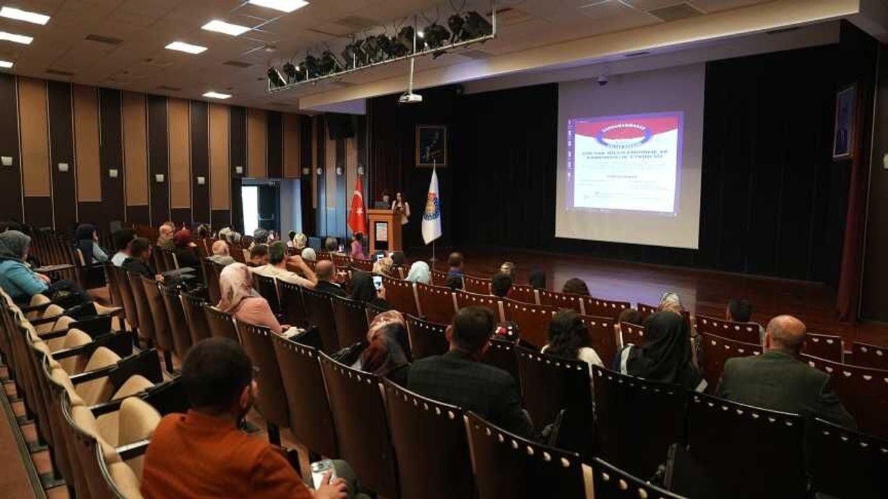 Kahramanmaraş Büyükşehir Belediyesi, Dünya Çölyak Günü'nde önemli bir konferans düzenledi. Etkinlikte çölyak hastalığın…
