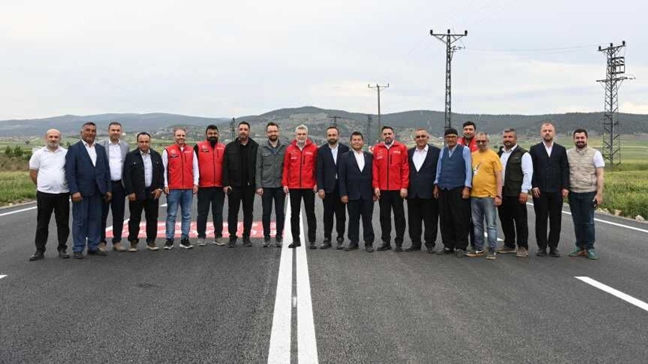 Kahramanmaraş Dulkadiroğlu'nda Elmalar Yolu 16 Metreye Genişletildi