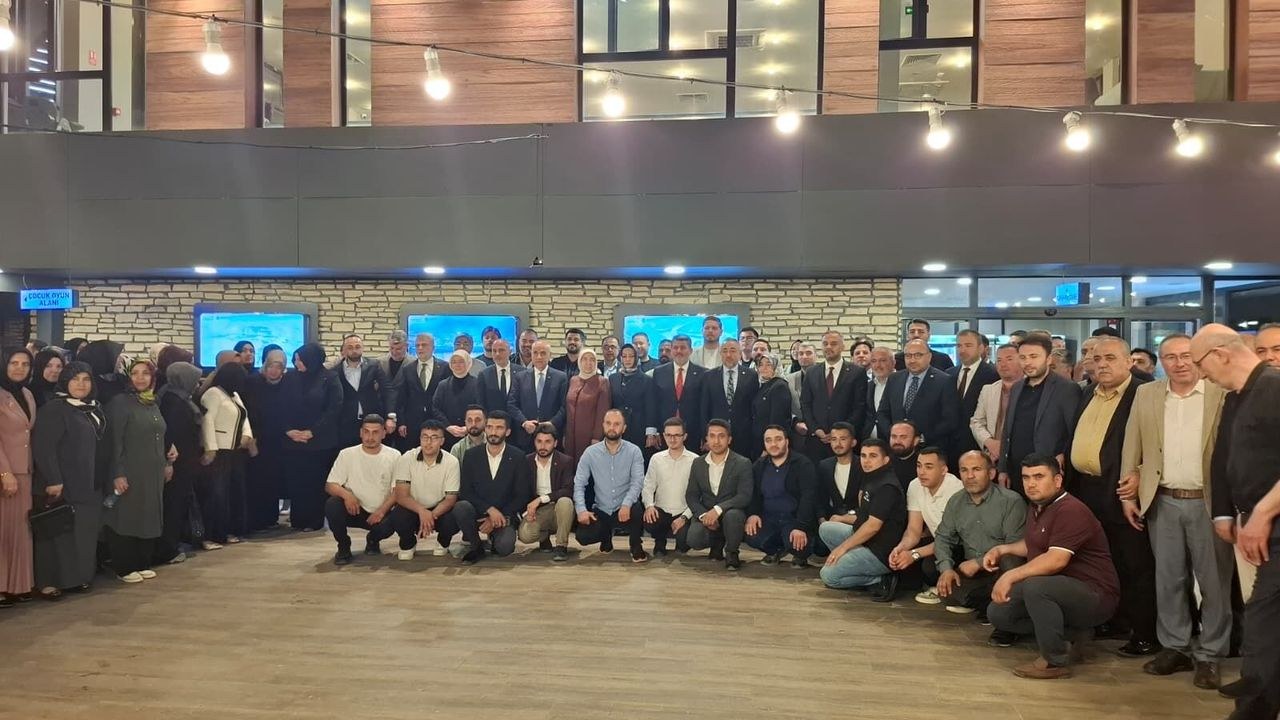 Kahramanmaraş Dulkadiroğlu'nda AK Parti'den Yoğun Katılımlı Aile Buluşması