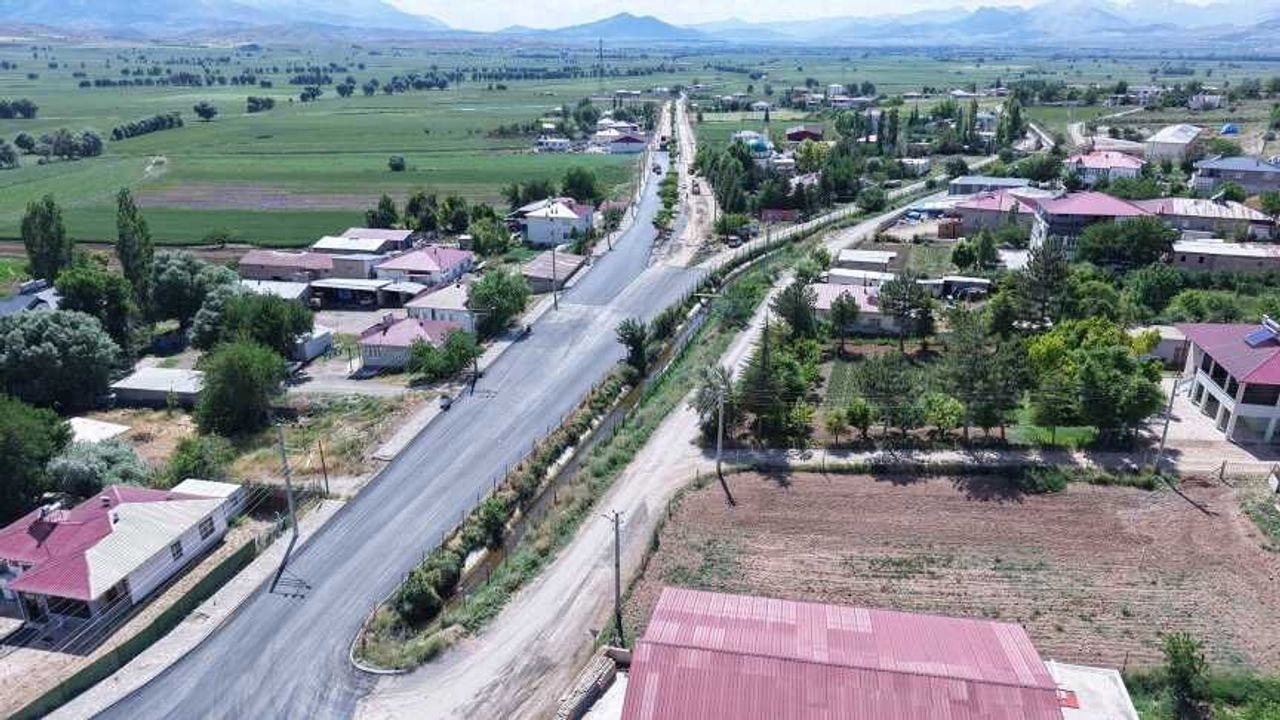 Kahramanmaraş Elbistan İğde'de Ulaşım Atağı: Asfalt Serimi Başladı