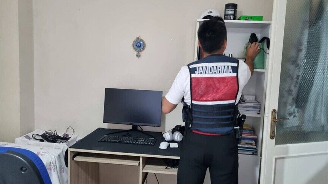Kredi Kartı Dolandırıcılarına MİT Destekli İstanbul ve Kocaeli Operasyonu