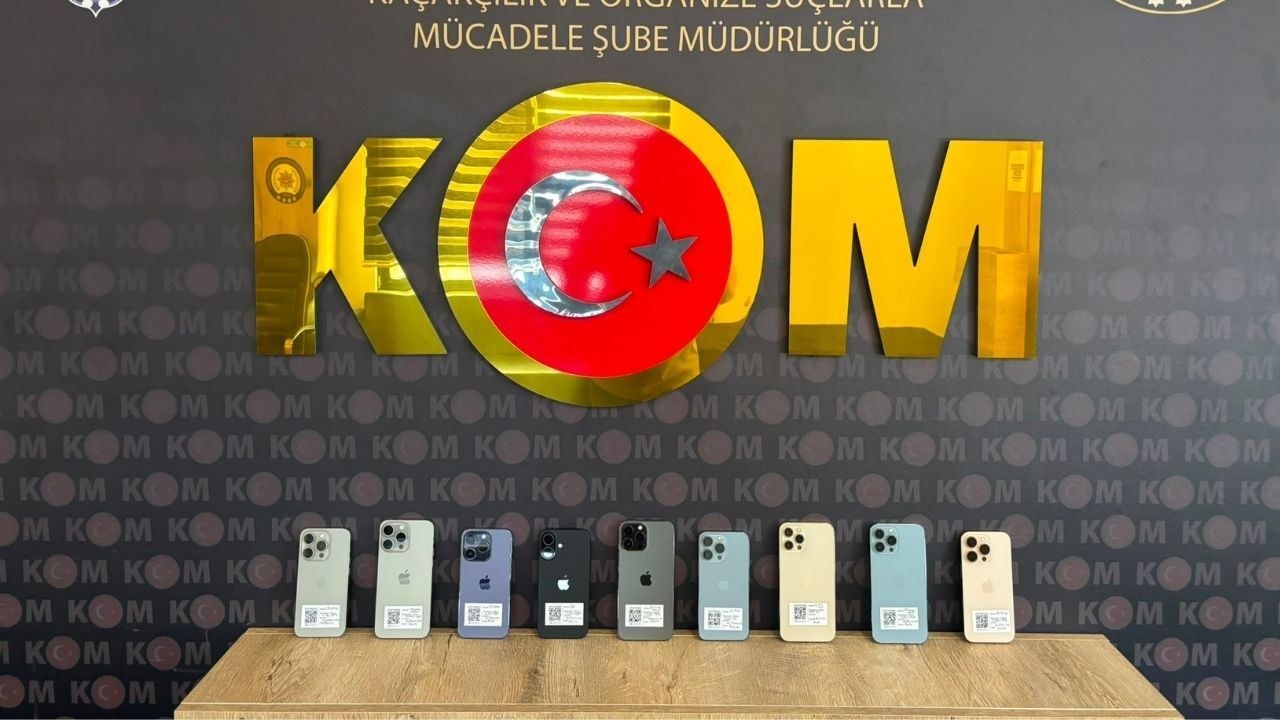 Kahramanmaraş Emniyet Müdürlüğü, kaçak telefon ve yasaklı madde operasyonlarında önemli başarılar elde etti. 9 adet kaç…